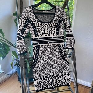 Black and White Fitted Knit Patterned Dress - Medium